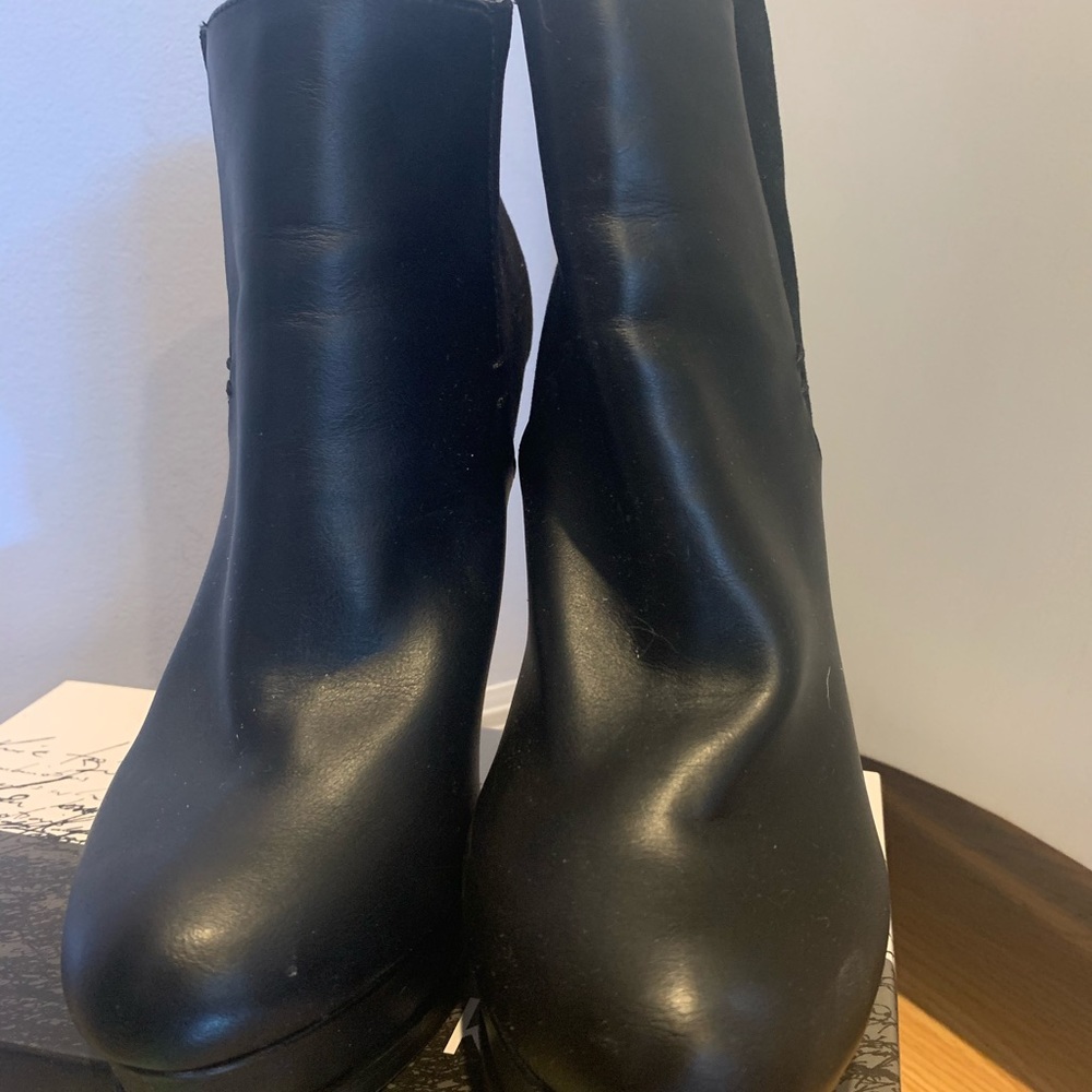 NWT Heeled Ankle Booties - Picture 2 of 5
